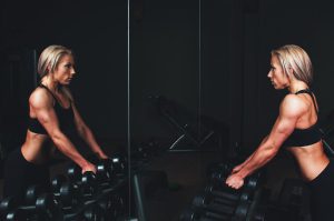 Trening siłowy dla kobiet – jak uniknąć zbędnego przyrostu masy mięśniowej?