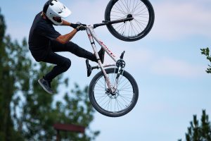 Akcesoria rowerowe Giant: jak poprawić komfort i bezpieczeństwo jazdy